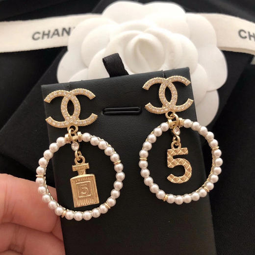 CHANEL香奈儿金色圆形双c珍珠 5号香水瓶 耳钉耳环 商品图4