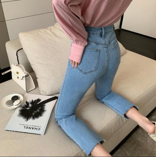 上新2021夏季薄款轻奢冷晶醋酸九分直筒牛仔裤 ，清肤柔软，上身立降5°，修饰腿型，高腰显瘦百搭时尚浅色系 商品图0