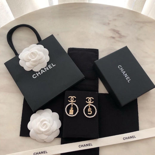 CHANEL香奈儿金色圆形双c珍珠 5号香水瓶 耳钉耳环 商品图1