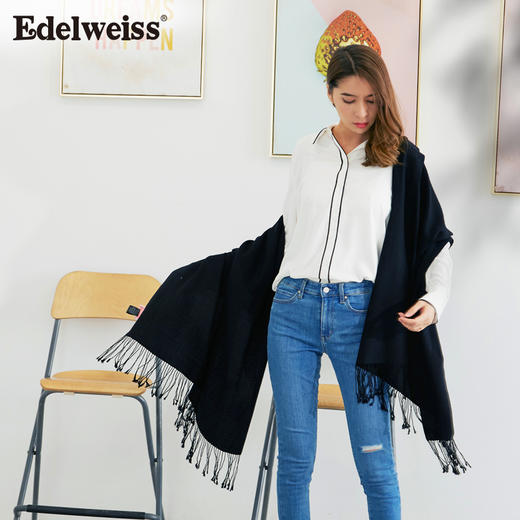 雪绒花Edelweiss 绵羊毛大披肩黑色保暖纯色长方形围巾春秋季通用 商品图2