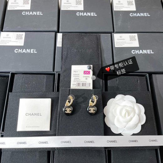 CHANEL香奈儿双c黑色桃心耳钉耳环 商品图3