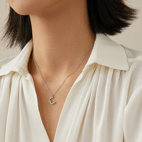 星月灿灿x星空下许一个绮丽梦想 星光和月光皎皎明媚 是我们触碰的到的幸福