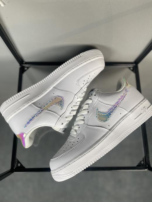 Nike Air Force 1 Low "Iridescent Pixel" 彩虹像素白 商品图1
