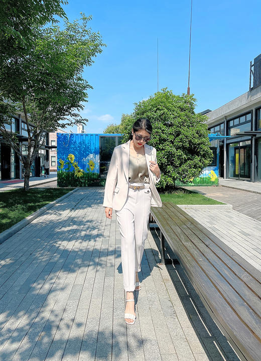 【断码特惠不退换】花花品质生活 | 「思J图代工厂定制款」复古优雅一字带 褶皱 羊皮凉鞋 清凉一夏 商品图9