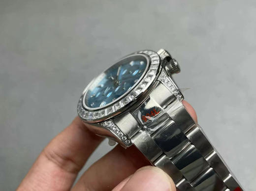 NOOB高品质 迪通拿 重金研发7750机芯只有两档(没有空档)，厚度13.15mm，更是同步专柜全新保卡（正品一致紫光防伪码） 商品图1