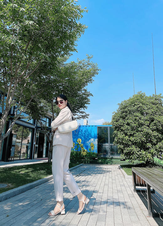 【断码特惠不退换】花花品质生活 | 「思J图代工厂定制款」复古优雅一字带 褶皱 羊皮凉鞋 清凉一夏 商品图10