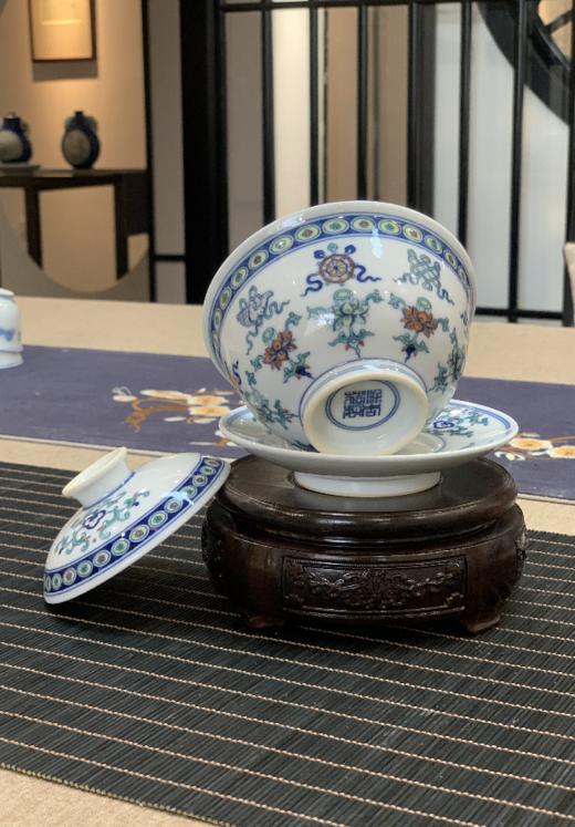 涂杏花：青花斗彩莲托八宝盖碗 商品图1