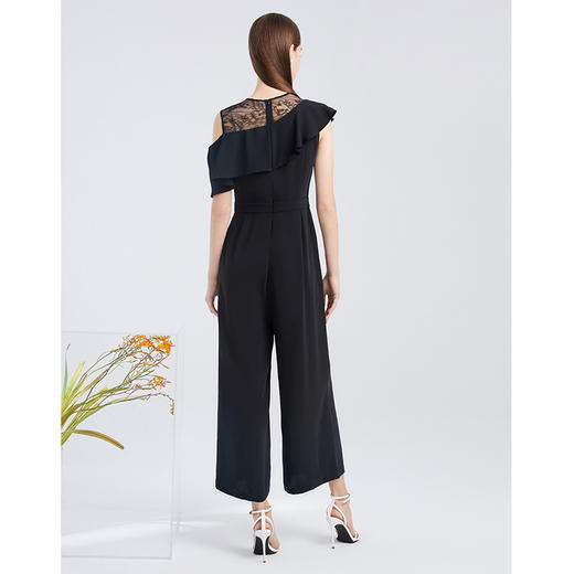 EITIE爱特爱夏季新款气质蕾丝拼接斜肩荷叶边显瘦高腰连体裤6207908 商品图3