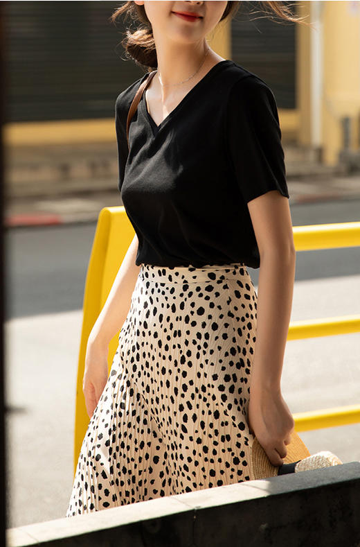 【百图 lulu定制】 【进口铜氨丝T恤】 舒服到闭眼入 夏日王炸单品 行走的空调 凉快 商品图5