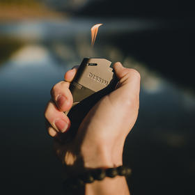 「DISSIM 倒置反向打火机」不烫手 复古创意男士户外可充气打火机