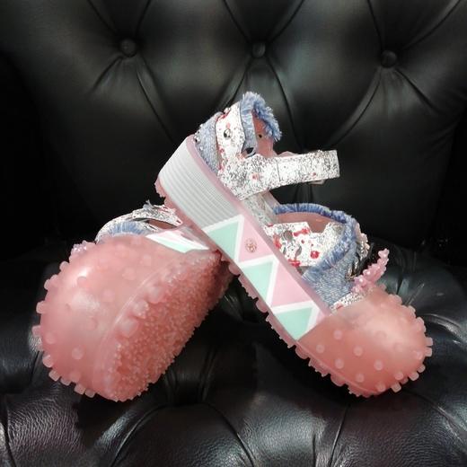 LFGJ4859设计师款爆裂牛皮/牛仔布拼接凉鞋 商品图4