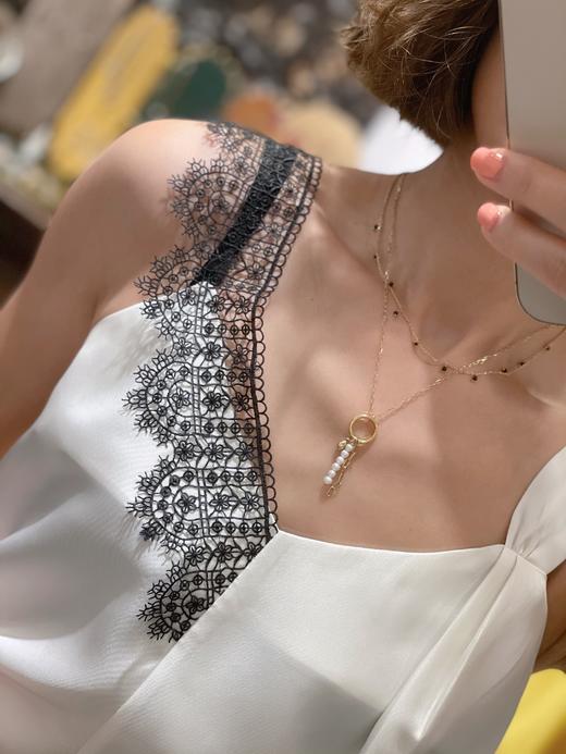 TYNVIE 不对称蕾丝肩带真丝背心 - 白色 商品图5