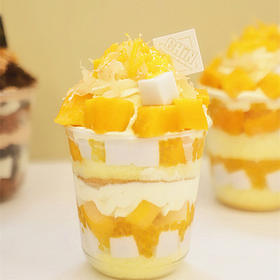 杨枝甘露啵啵杯蛋糕