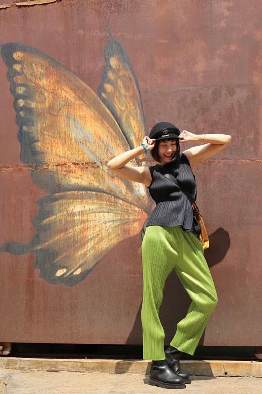 价值1000+ 三宅一生2021款褶皱气质T恤 日本进口原纱 30D 藏肉显瘦 大牌气场 文艺范 高知高管女boss 单穿/内搭皆可 配无纺布袋包装 商品图5