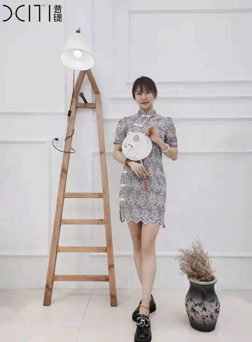 昔缇黑底白色印花旗袍连衣裙 商品图0