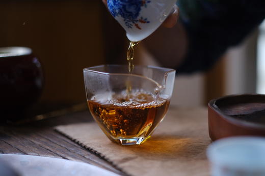 杞冠臻选｜天下名山 云南 2019年 红茶 大树滇红 70-140克 商品图3