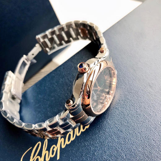萧邦快乐钻系列石英腕表 
快乐钻（HAPPY DIAMONDS）表盘直径30mm 5钻！ 商品图6