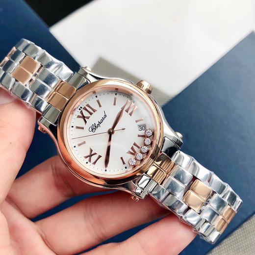 萧邦快乐钻系列石英腕表 
快乐钻（HAPPY DIAMONDS）表盘直径30mm 5钻！ 商品图2