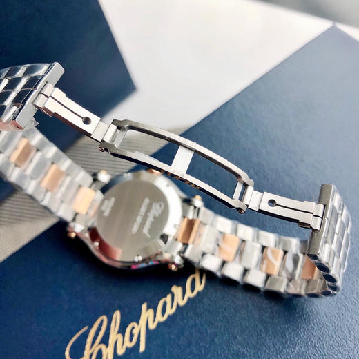 萧邦快乐钻系列石英腕表 
快乐钻（HAPPY DIAMONDS）表盘直径30mm 5钻！ 商品图8