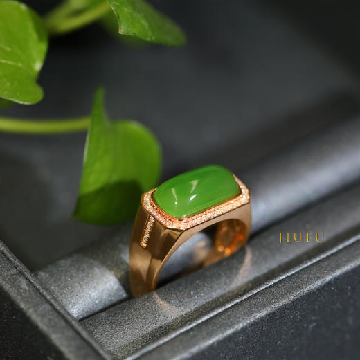 18K玫瑰金和田玉（碧玉)镶钻男戒 /长方形弧面10*8mm/苹果绿 商品图1