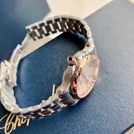 萧邦快乐钻系列石英腕表 
快乐钻（HAPPY DIAMONDS）表盘直径30mm 5钻！ 商品图6