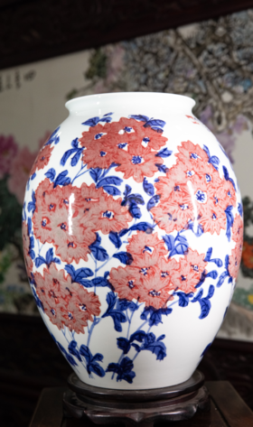 青花釉里紅＂花开时节＂莲子瓶