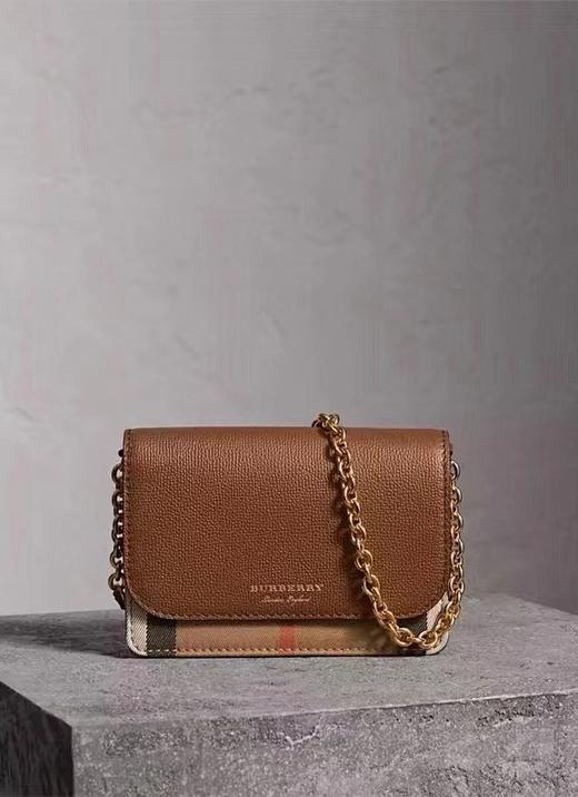 价值7200+ 纯正原单！可遇不可求！bbr手拿斜挎两用链条包 经典英伦格纹配意大利进口头层小牛皮 可单肩/斜挎/手拿 休闲通勤 预售 商品图5