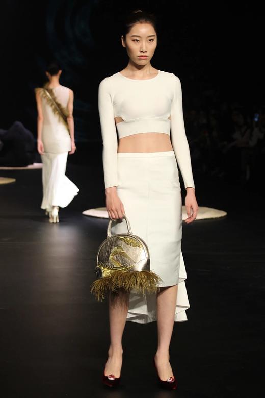 熙上CICICHEUNG 云中君刺绣小贝壳包 商品图7