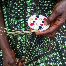 愿化成一只勇敢的鹭鸟，飞回故乡的静谧蓝天