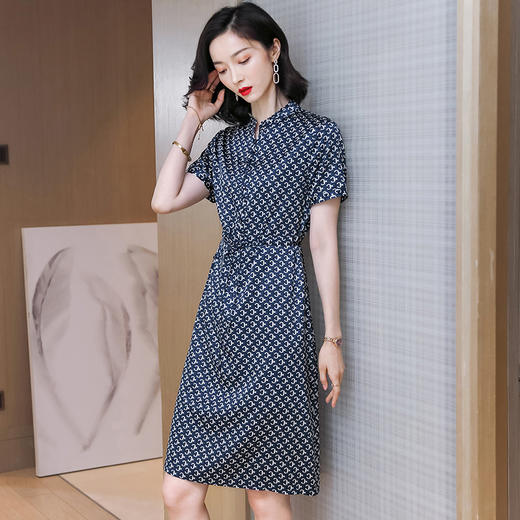 上海旗袍厂ASE-9119夏季新款女装木耳领格纹桑蚕丝系带收腰显瘦真丝连衣长裙 商品图2