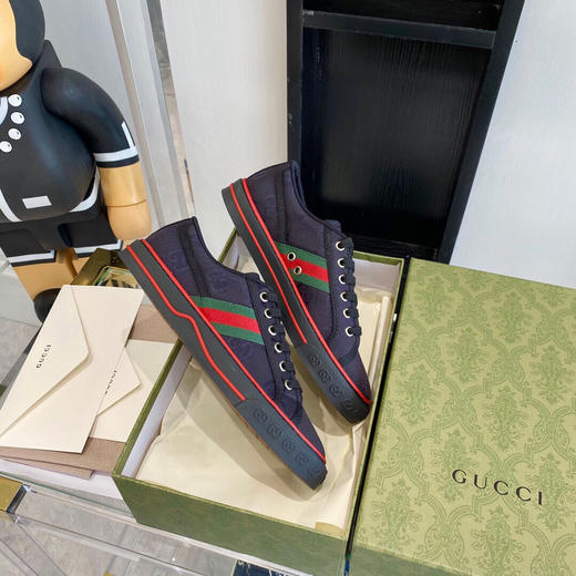 春季特价💰450 公司级 # Gucci 古驰低帮布鞋，专柜同步更新，原版楦头，原版材料
女码：35-40
男码：39-44 商品图4
