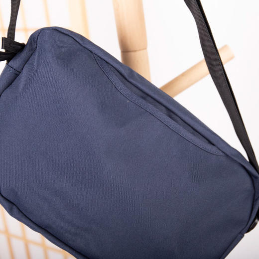 老米优品 /M*JI代工 男女通用休闲挎包 旅游日常B备！敲轻敲便携~~~ 商品图9