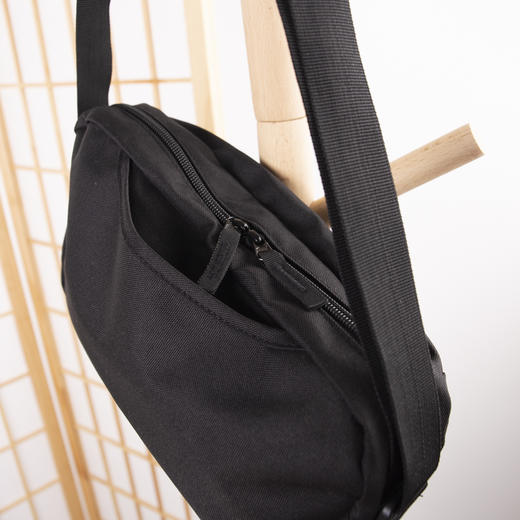 老米优品 /M*JI代工 男女通用休闲挎包 旅游日常B备！敲轻敲便携~~~ 商品图6