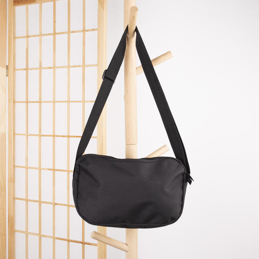 老米优品 /M*JI代工 男女通用休闲挎包 旅游日常B备！敲轻敲便携~~~ 商品图5