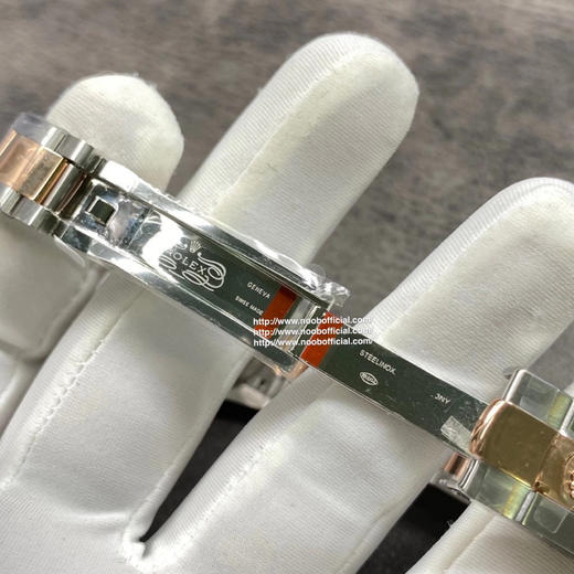 NOOB天然珍珠母贝！包18k金！劳力士蚝式恒动31日志 秀而不媚 恒久优雅 。【表壳】尺寸31mm，采用耗式904钢，表圈镶多粒施华洛斯奇钻 ，保证100米防水 商品图6