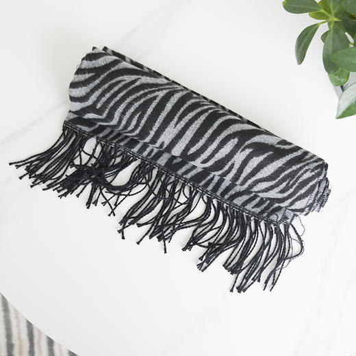 HX 品牌冬季围巾（款式随机发出）S410040006401 商品图1