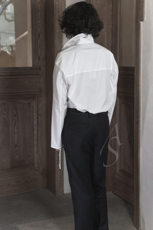 Margaret Howell 男士午夜蓝前褶羊毛锥形裤 商品图1