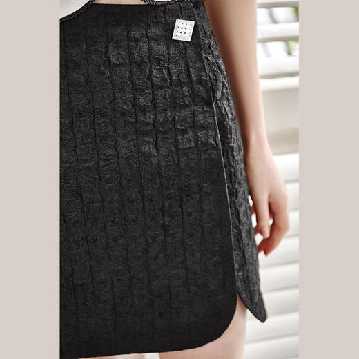 欧芮儿黑色半身裙女2021新款高腰显瘦时尚肌理纱摩登小A短裙 商品图1