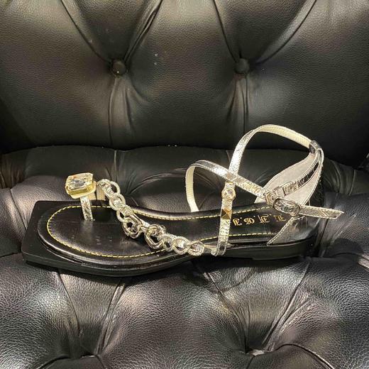 LFGJ 3864  链条露趾凉鞋女平底后拉链休闲度假风女 商品图7