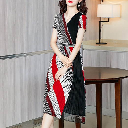 上海旗袍厂JN-K210325欧美贵妇人褶皱连衣裙2021夏季中长款修身显瘦V领裙子 商品图0
