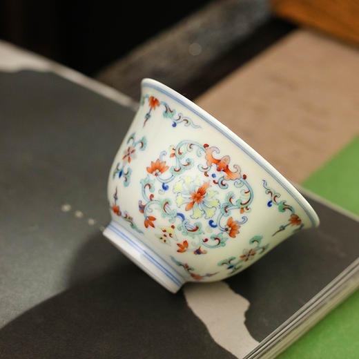 斗彩缠枝团花杯 商品图3