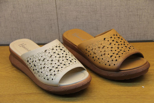 豪行夏季20292881民族风复古女鞋凉鞋拖鞋外穿真皮镂空厚底洞洞鞋 商品图3