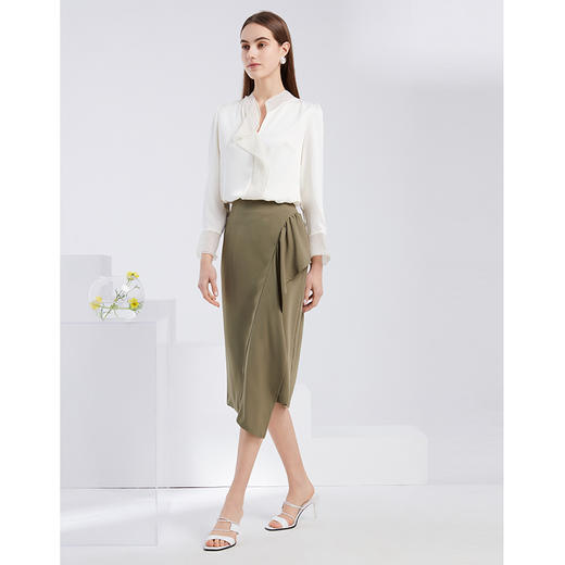 EITIE爱特爱夏季新款气质V领飘逸雪纺拼接职业通勤百搭小上衣6213906 商品图1