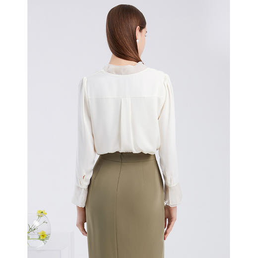 EITIE爱特爱夏季新款气质V领飘逸雪纺拼接职业通勤百搭小上衣6213906 商品图3