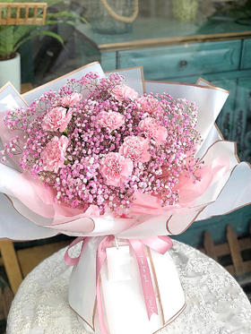 11支粉色康乃馨粉色满天星小花束白色金边包装
