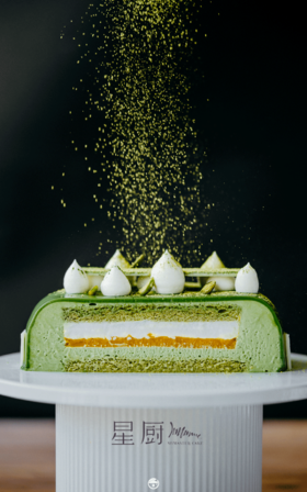  听说很贵的蛋糕，今天终于敢吃了 