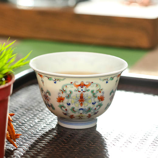 斗彩缠枝团花杯 商品图1