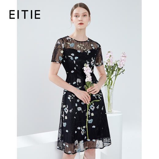 EITIE爱特爱夏季新款时尚镂空网纱印花温柔显瘦收腰A字连衣裙B2107736 商品图0
