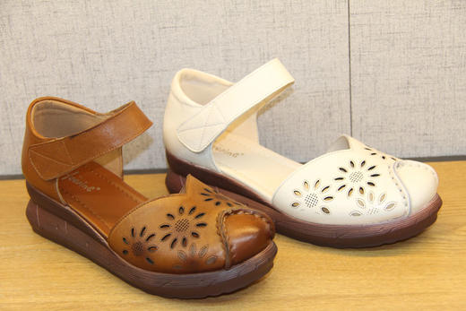 豪行夏季新款20292888镂空真皮软底鞋复古坡跟女鞋防滑底百搭凉鞋 商品图2