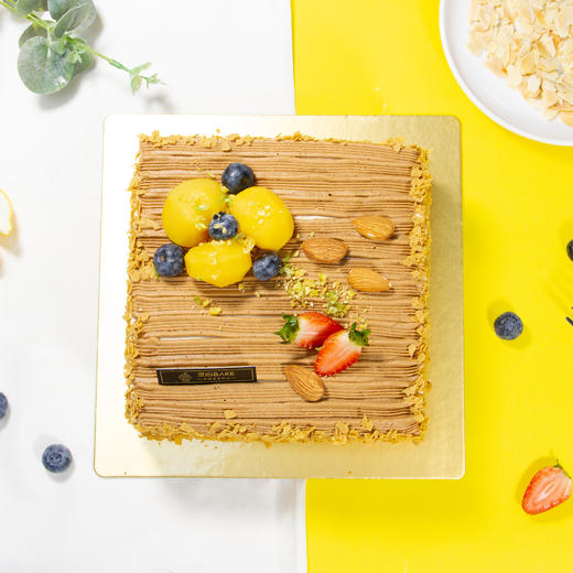 【糖舍南栗】生日快乐大颗新鲜板栗剥壳伫立 成为蛋糕顶部的焦点 调制好轻柔的栗子奶油 拉丝铺面，轻奢不失雅致 商品图3